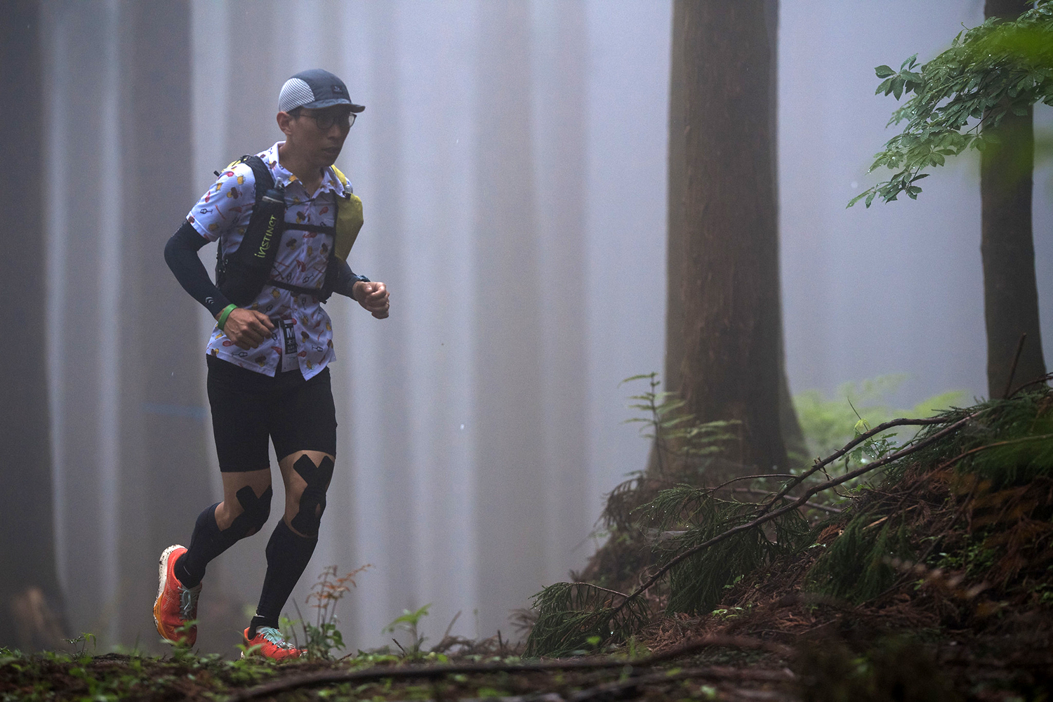 前半は、シラモトテッパンホワイトシャツ。後半はブラックの着こなし！